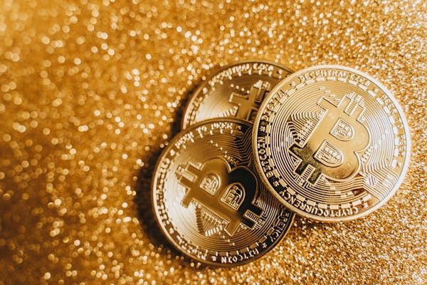 BTC回调在即?机构增持与特朗普战略储备预期推高比特币前景