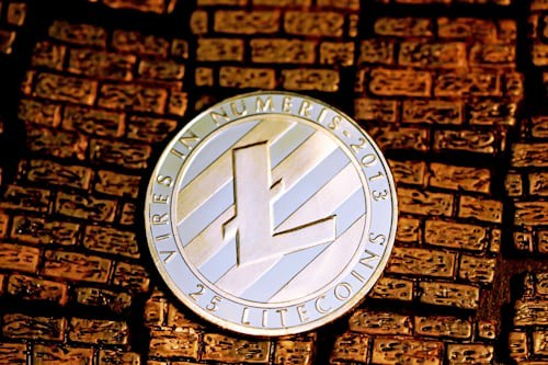DeepSeek预测:2025年比特币或达25万美金,各大加密货币前景展望