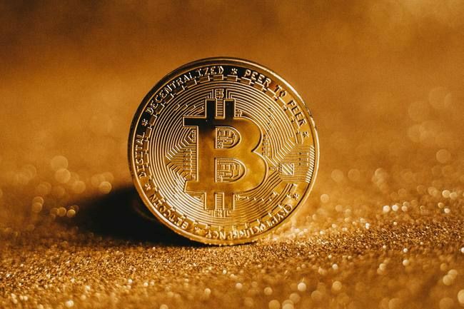 DeepSeek颠覆AI格局,引发市场动荡与加密货币新机遇